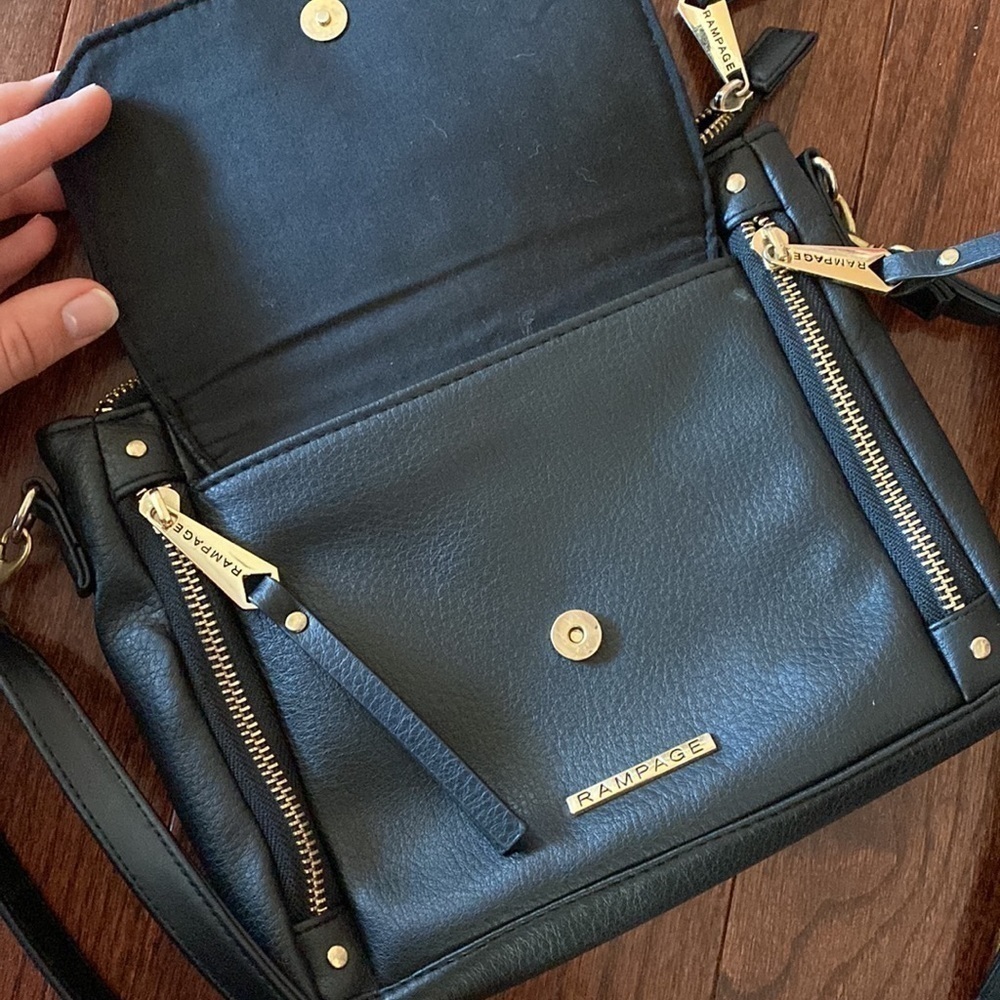 Rampage Crossbody - Picture 6 of 7